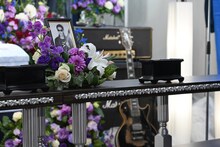 鮎川誠の写真が飾られた祭壇。