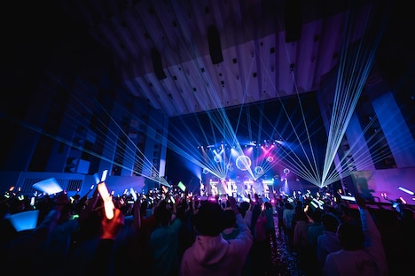 手羽先センセーションの愛知・日本特殊陶業市民会館 フォレストホール公演の様子。