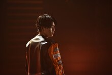 「宇宙ドライブ」のスタンバイをするハル。