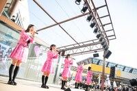 私立恵比寿中学「武者修行フリーライブ」の様子。