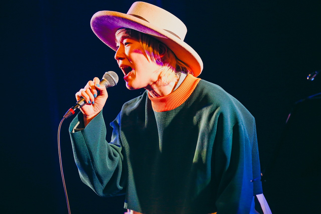 山田義孝（Vo）（撮影：松本いづみ）