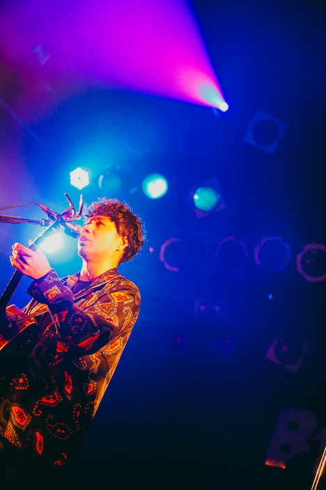 吉田結威（G, Vo）（撮影：松本いづみ）