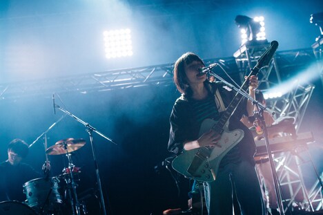 もっさ（Vo, G / ネクライトーキー）（Photo by Kana Tarumi）