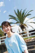 大園玲「櫻坂46 大園玲 1st写真集 半分光、半分影」より。（撮影：Takeo Dec.）
