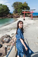 大園玲「櫻坂46 大園玲 1st写真集 半分光、半分影」より。（撮影：Takeo Dec.）