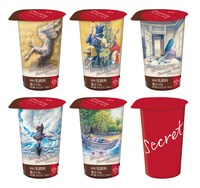 ヨルシカとローソンのコラボドリンク「ストロベリーチョコレートモカ」。