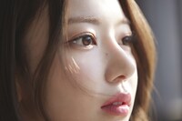 デジタルハリウッド大学CM「みんなを生きるな。自分を生きよう。2023」より宮脇咲良（LE SSERAFIM）。