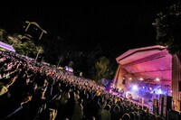 「ライブナタリー 5周年記念公演 “渋谷すばる × THE BAWDIES”」の様子。（撮影：森好弘）