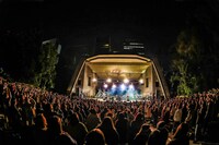 「ライブナタリー 5周年記念公演 “渋谷すばる × THE BAWDIES”」の様子。（撮影：森好弘）