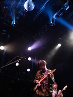 たなかえいぞを（Vo, G）（撮影：小財美香子）