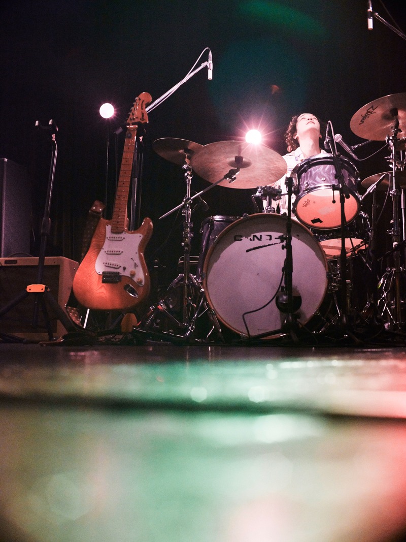 中島雄士（Dr）（撮影：小財美香子）