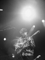 たなかえいぞを（Vo, G）（撮影：小財美香子）