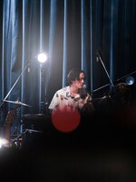 中島雄士（Dr）（撮影：小財美香子）