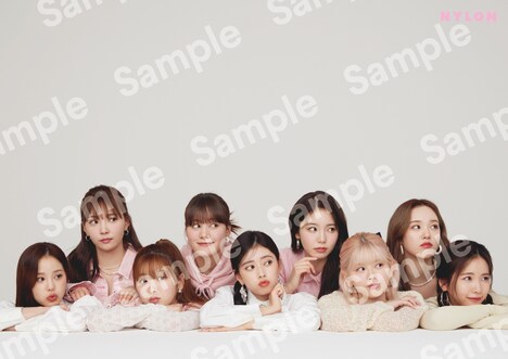 「NYLON JAPAN」4月号特別版のHMV&BOOKS購入特典の大判フォトカード絵柄。(c)NYLON JAPAN