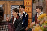 JO1の佐藤景瑚、河野純喜、木全翔也。