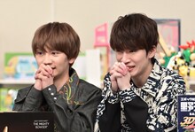 左から藤原丈一郎（なにわ男子）、深澤辰哉（Snow Man）。(c)TBS