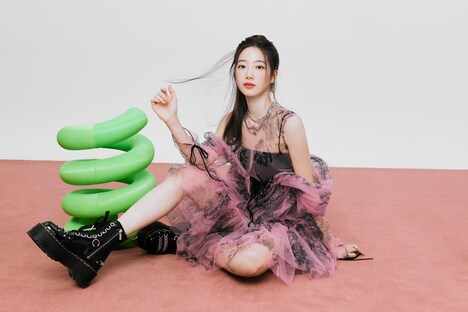 昨年、ブランドミューズ就任時に公開されたKAZUHAのビジュアル。