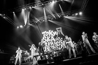 東京スカパラダイスオーケストラとMasato（coldrain）。（Photo by SHOTARO.）