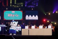 太田胃にゃんとももいろクローバーZ。（撮影：笹森健一）