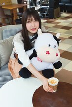 大園玲「櫻坂46 大園玲 1st写真集 半分光、半分影」より。（撮影：Takeo Dec.）