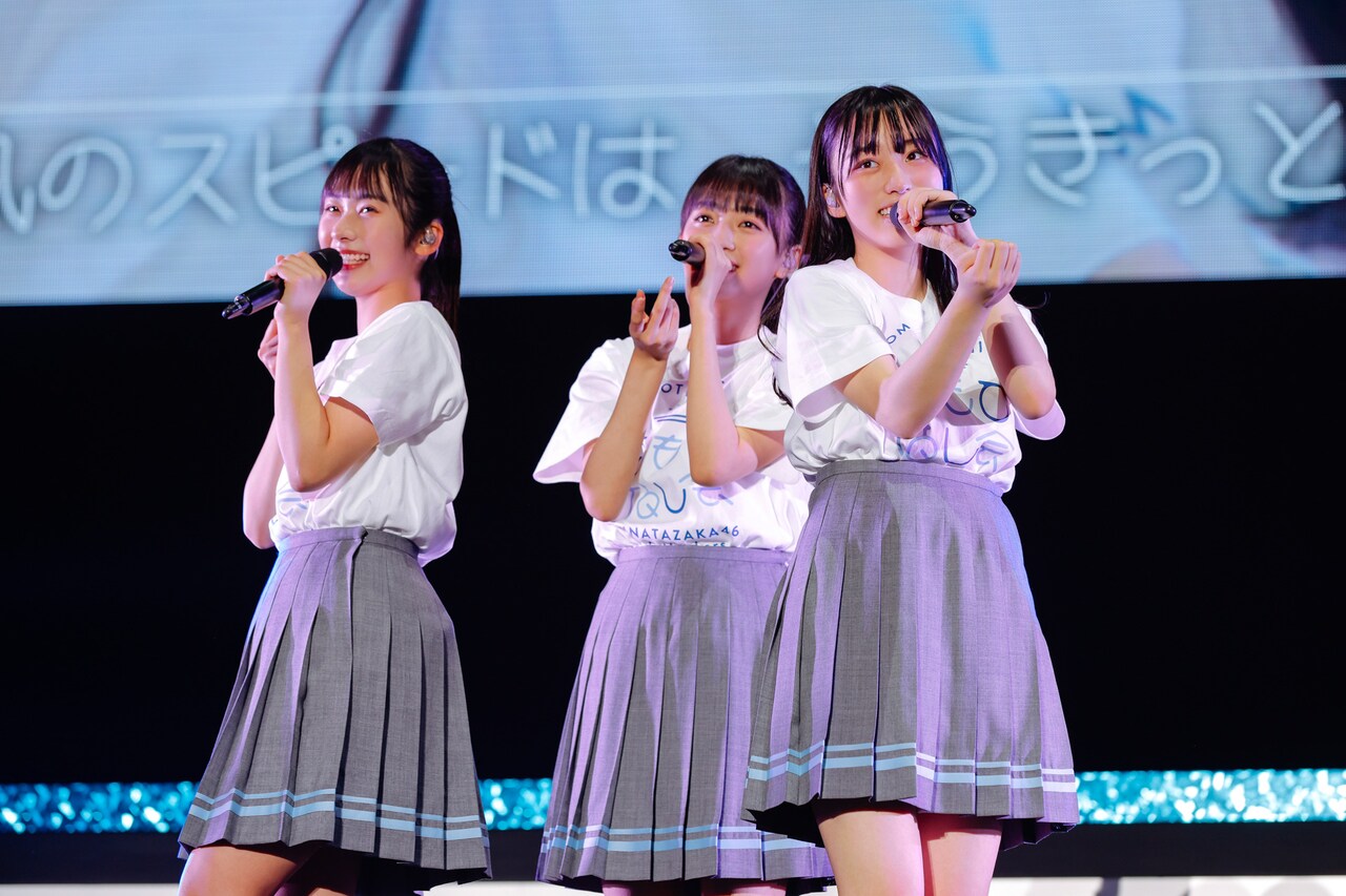 日向坂46 石塚瑶季 4回目のひな誕祭 黄色衣装 直筆サイン 座り