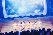 FRUITS ZIPPER「1st LIVE TOUR 2023 -WINTER- ♡BE AT THE HEART♡ -TOUR FINAL-」の様子。(撮影:ヨシモリユウナ)