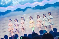 FRUITS ZIPPER「1st LIVE TOUR 2023 -WINTER- ♡BE AT THE HEART♡ -TOUR FINAL-」の様子。（撮影：ヨシモリユウナ）