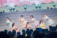 FRUITS ZIPPER「1st LIVE TOUR 2023 -WINTER- ♡BE AT THE HEART♡ -TOUR FINAL-」の様子。（撮影：ヨシモリユウナ）