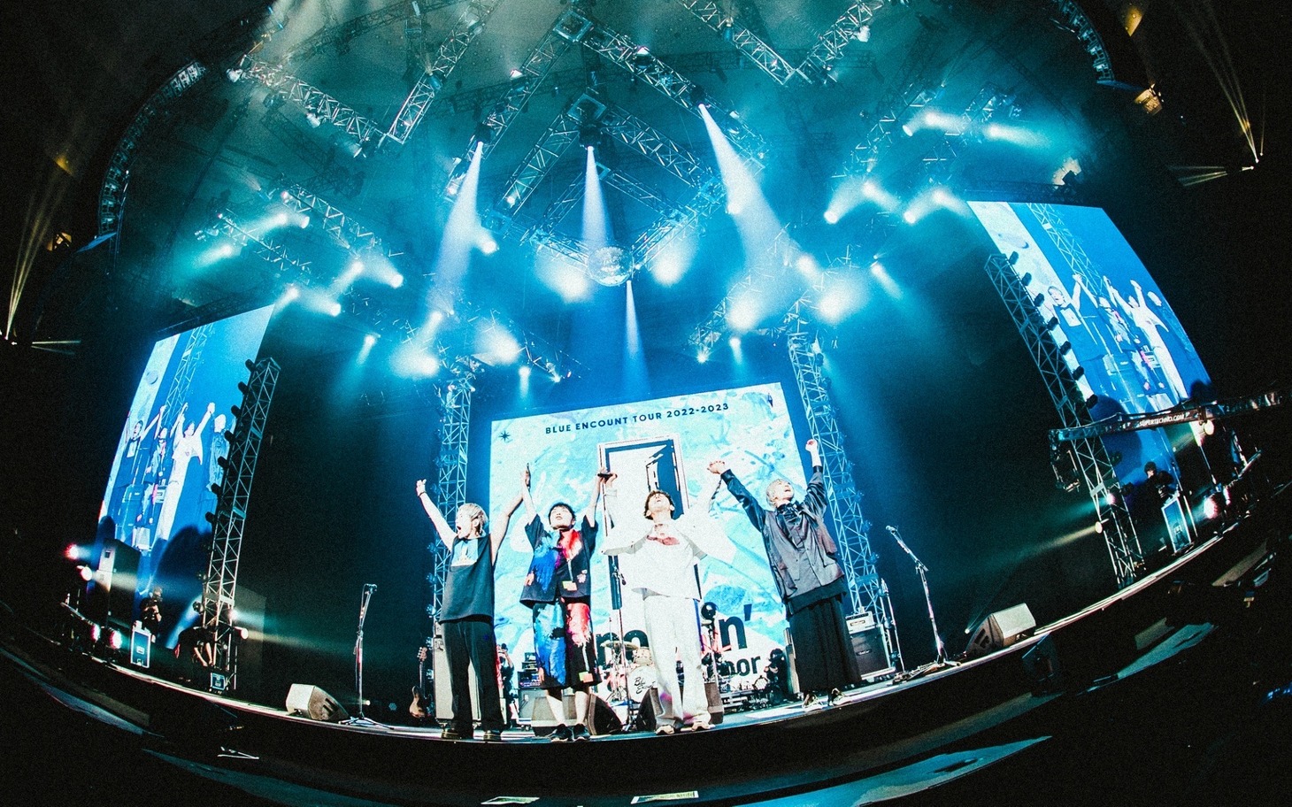 「BLUE ENCOUNT TOUR 2022-2023 ～knockin' on the new door～THE FINAL」の様子。（撮影：ヤマダマサヒロ）