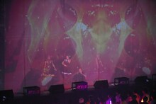 #2i2「死兆星ワンマン」の様子。