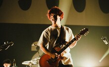 HIROKAZ（G / 04 Limited Sazabys）（撮影：ヤマダマサヒロ）