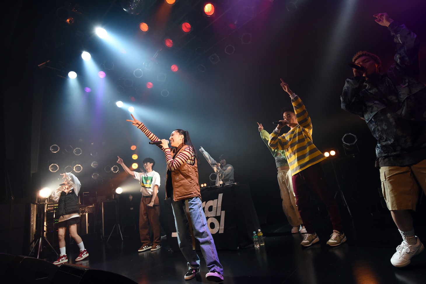 「lyrical school one man live 2023 NEW WORLD」の様子。