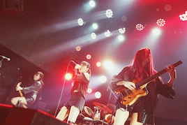 Lonesome_Blue、初の有観客ワンマン開催「やっと声が聞けてうれしい」