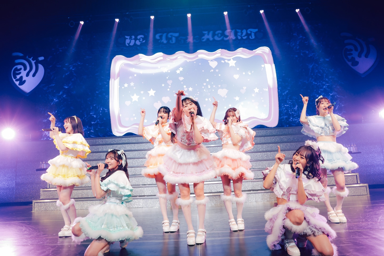 FRUITS ZIPPER「1st LIVE TOUR 2023 -WINTER- ♡BE AT THE HEART♡ -TOUR FINAL-」の様子。（撮影：ヨシモリユウナ）