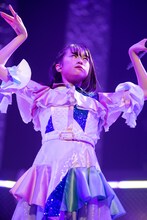 白目を剥く小久保柚乃。