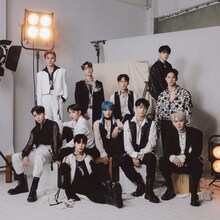 JO1。左から2番目の2列目が與那城奨。