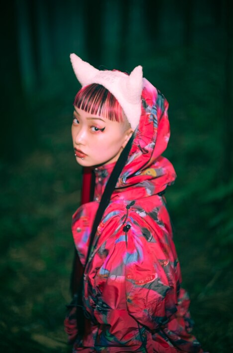 水曜日のカンパネラ「赤ずきん」ミュージックビデオのオフショット。