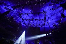 「菅田将暉 LIVE TOUR 2022 “クワイエットジャーニー”」東京・日本武道館公演の様子。（撮影：上飯坂一）