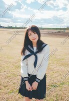 秋元真夏卒業記念写真集「振り返れば、乃木坂」封入特典（撮影：東京祐）