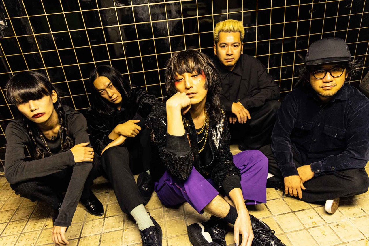 「the dresscodes TOUR2022『戀愛遊行』」より、ドレスコーズ。