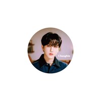 ポップアップストアで販売される缶バッジ。