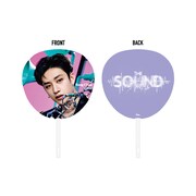 ポップアップストアで販売されるうちわ。