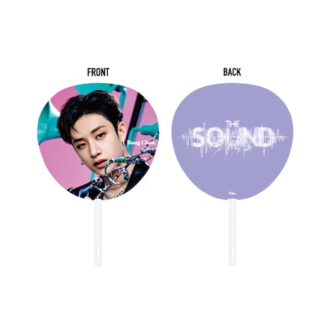 ポップアップストアで販売されるうちわ。