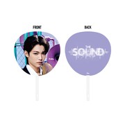 ポップアップストアで販売されるうちわ。