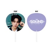 ポップアップストアで販売されるうちわ。