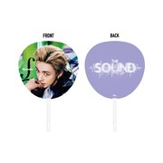 ポップアップストアで販売されるうちわ。