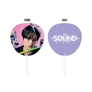 ポップアップストアで販売されるうちわ。