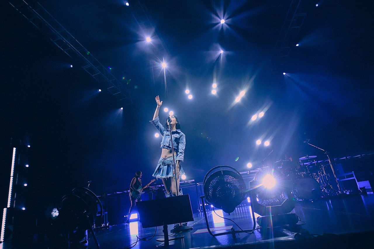 リナ・サワヤマ「HOLD THE GIRL TOUR 2023」東京・東京ガーデンシアター公演の様子。（Photo by Sotaro Goto）