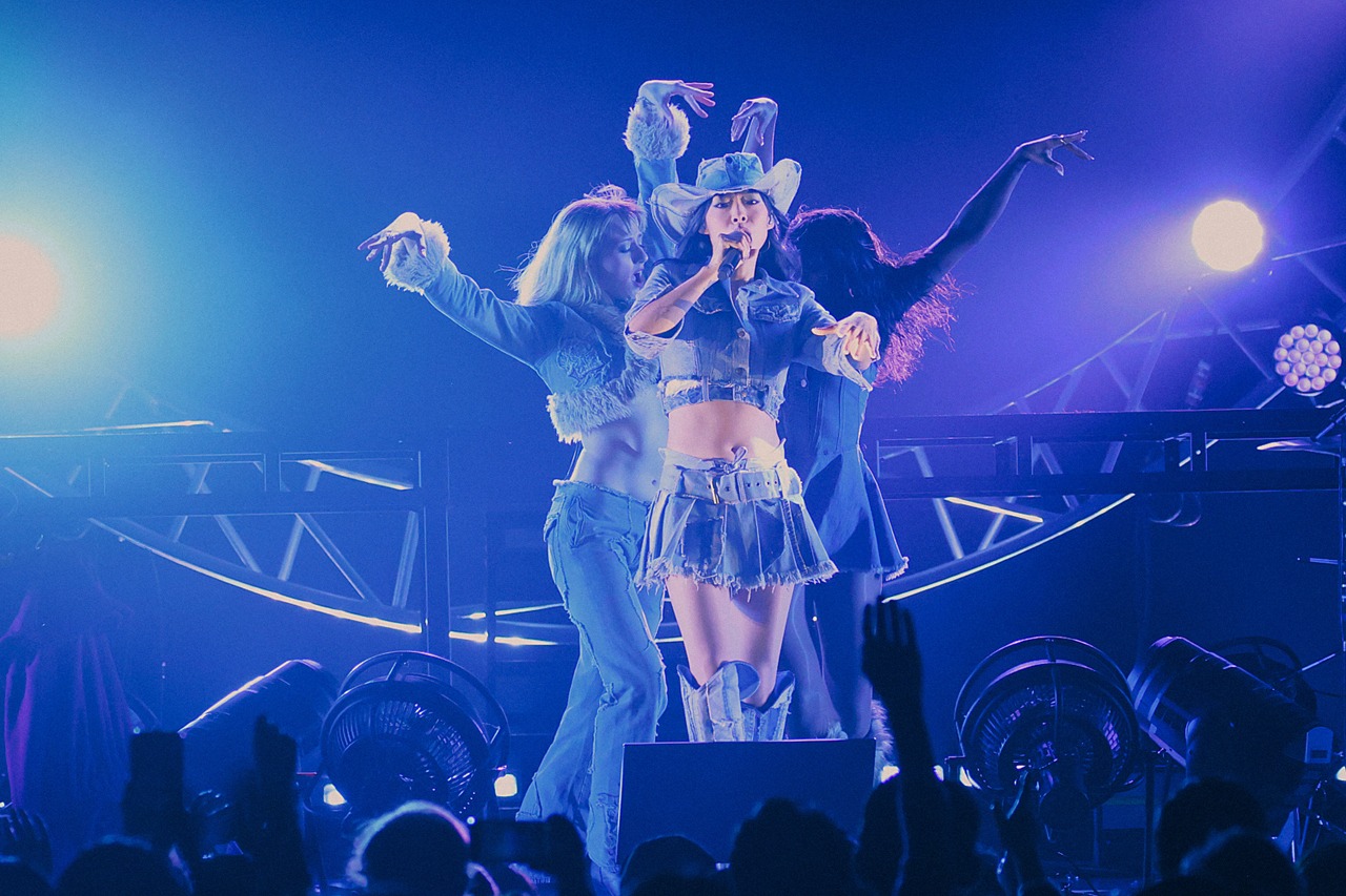 リナ・サワヤマ「HOLD THE GIRL TOUR 2023」東京・東京ガーデンシアター公演の様子。（Photo by Sotaro Goto）