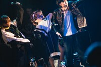 STARKIDSのライブの様子。（撮影：ハタサトシ）
